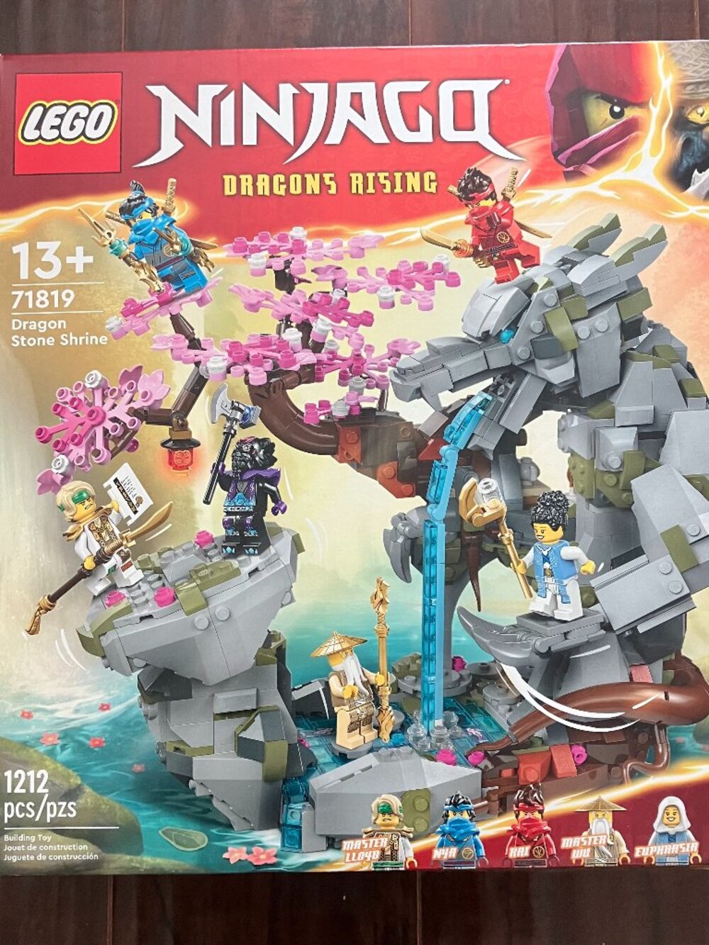* NEW * 71819 LEGO Ninjago Dragon Stone Shrine